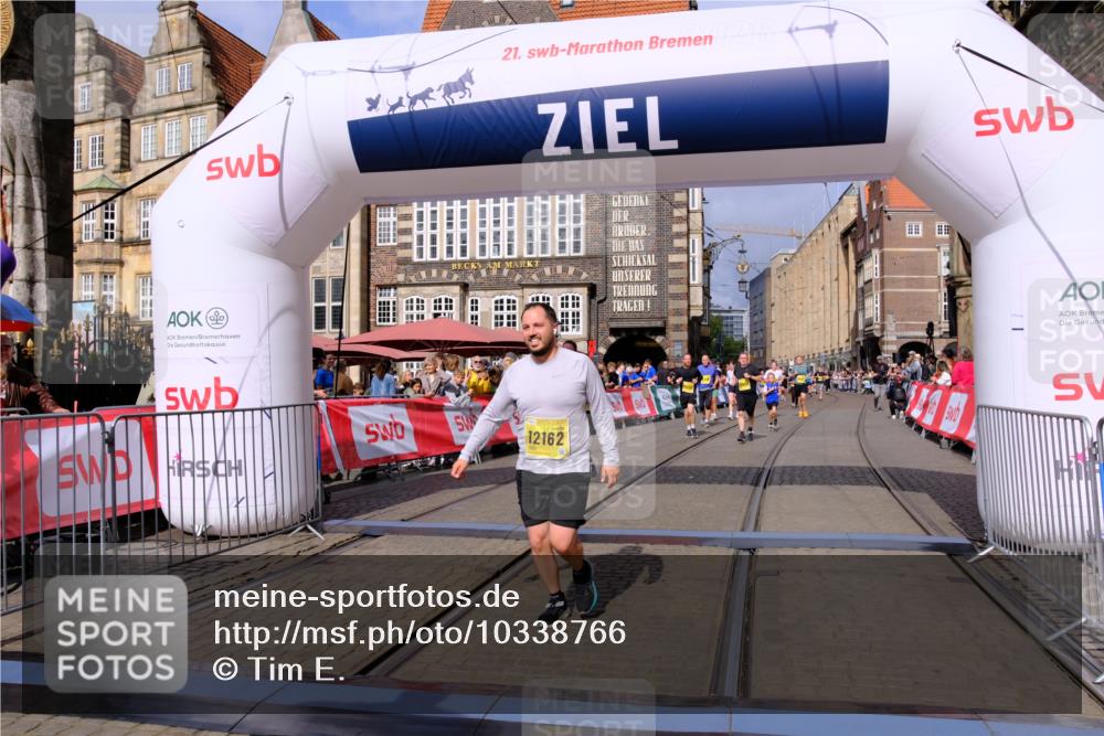 13.09.2026 - 21. swb-Marathon Bremen Tim E. http://msf.ph/oto/10338766 13.09.2026 11:08:54 Ziel 10229, 10399, 10609, 11065, 11358, 11421, 11560, 11561, 11678, 11710, 11718, 11834, 11888, 11968, 12162, 12164, 12410, 12516 meine-sportfotos.de