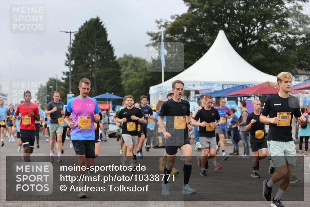 13.09.2026 - Kiel Lauf Andreas Tolksdorf http://msf.ph/oto/10338771 13.09.2026 09:55:18 Kiellinie 11129, 5982, 11530, 811, 10883 meine-sportfotos.de
