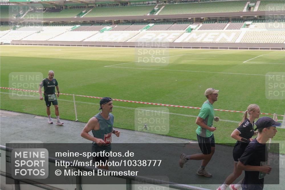 13.09.2026 - 21. swb-Marathon Bremen Michael Burmester http://msf.ph/oto/10338777 13.09.2026 13:17:08 Laufen im Stadion 134, 143, 153, 231, 267, 271, 311, 449, 588, 598, 612, 653, 990, 1057, 1185, 1312, 1424, 1425, 1465, 1539, 1790, 1813, 1825, 1987, 2013, 2067, 2096, 2218, 2259, 2351, 2363, 2381, 2389, 2419, 2468, 2532, 2550, 2562, 2579, 2586, 2601, 2647, 2655, 2664, 2678, 2698, 2778, 2797, 2799, 2821, 2846, 2974, 2984, 2996, 3001, 3104, 3133, 3180, 3195, 3213, 3237, 3314, 3331, 3337, 3366, 3387, 3421, 3431, 3479, 3486, 3501, 3506, 3512, 3548 meine-sportfotos.de