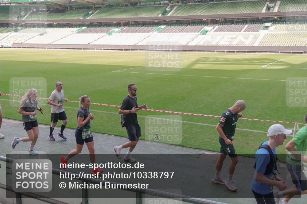 13.09.2026 - 21. swb-Marathon Bremen Michael Burmester http://msf.ph/oto/10338797 13.09.2026 13:17:11 Laufen im Stadion 134, 153, 231, 267, 271, 311, 449, 588, 598, 612, 653, 990, 1057, 1185, 1312, 1424, 1425, 1465, 1539, 1790, 1813, 1825, 1987, 2013, 2067, 2096, 2218, 2259, 2351, 2363, 2381, 2389, 2419, 2468, 2532, 2550, 2562, 2579, 2586, 2601, 2647, 2655, 2664, 2678, 2698, 2778, 2797, 2799, 2821, 2846, 2974, 2984, 2996, 3001, 3104, 3133, 3180, 3195, 3213, 3237, 3314, 3331, 3337, 3366, 3387, 3421, 3431, 3479, 3486, 3501, 3506, 3512, 3548, 3654 meine-sportfotos.de