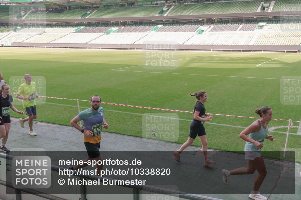 13.09.2026 - 21. swb-Marathon Bremen Michael Burmester http://msf.ph/oto/10338820 13.09.2026 13:17:14 Laufen im Stadion 134, 153, 231, 267, 271, 311, 449, 588, 598, 612, 653, 837, 990, 1057, 1185, 1312, 1424, 1425, 1465, 1539, 1790, 1813, 1825, 1987, 2013, 2067, 2096, 2218, 2259, 2351, 2363, 2381, 2389, 2419, 2468, 2532, 2550, 2562, 2579, 2586, 2601, 2647, 2655, 2664, 2678, 2698, 2778, 2797, 2799, 2821, 2846, 2893, 2974, 2984, 2996, 3001, 3104, 3133, 3180, 3195, 3210, 3213, 3237, 3314, 3331, 3337, 3366, 3387, 3421, 3431, 3479, 3486, 3501, 3506, 3512, 3548, 3654 meine-sportfotos.de