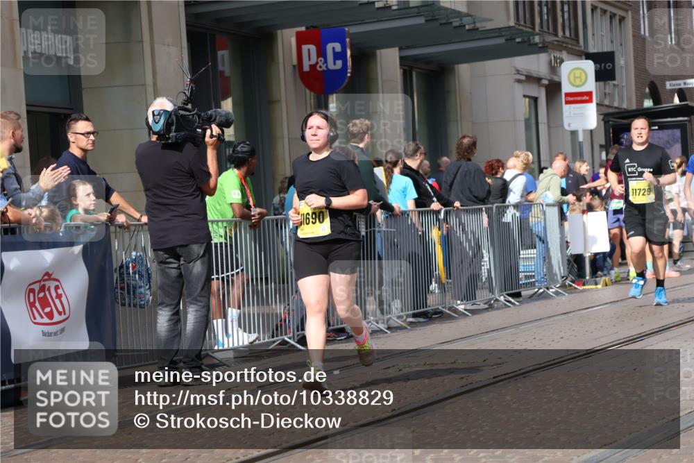 13.09.2026 - 21. swb-Marathon Bremen Strokosch-Dieckow http://msf.ph/oto/10338829 13.09.2026 11:06:05 Ziel 10376, 10681, 10682, 10852, 10853, 11021, 11028, 11029, 11240, 11340, 11374, 11432, 11460, 11690, 11729, 11849, 12217, 12479, 12485, 10018, 10168, 10204, 10305, 10375, 10382, 10619, 10662, 11024, 11132, 11156, 11164, 11477, 11674, 11775, 11786, 12186, 12378, 12486, 12523, 12528, 12773 meine-sportfotos.de