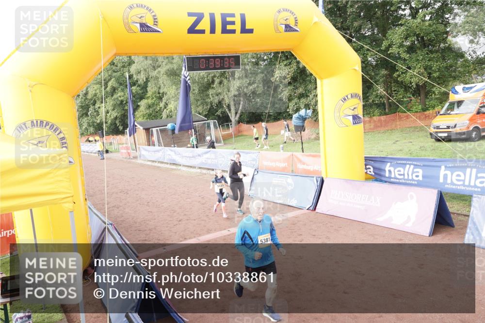 13.09.2026 - Airport Race Dennis Weichert http://msf.ph/oto/10338861 13.09.2026 10:40:09 Ziel 5123, 5124, 5381 meine-sportfotos.de