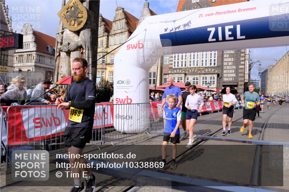 13.09.2026 - 21. swb-Marathon Bremen Tim E. http://msf.ph/oto/10338869 13.09.2026 11:09:01 Ziel 10229, 10399, 10469, 10599, 10609, 11065, 11358, 11421, 11434, 11678, 11710, 11718, 11834, 12162, 12256, 12353, 12517 meine-sportfotos.de