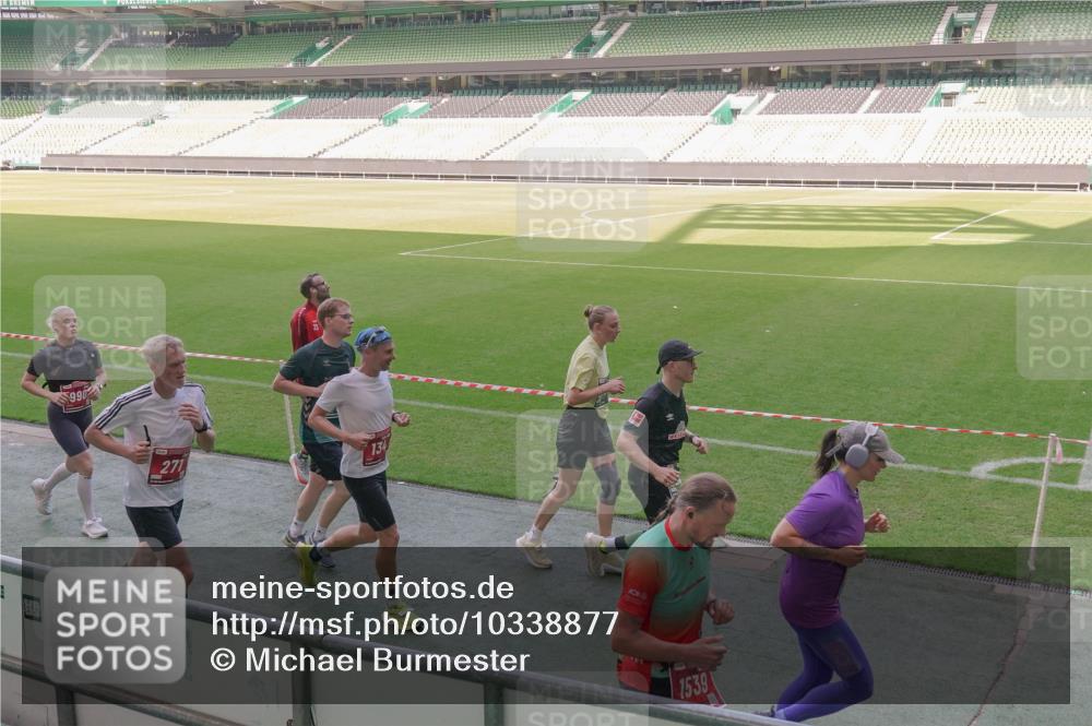 13.09.2026 - 21. swb-Marathon Bremen Michael Burmester http://msf.ph/oto/10338877 13.09.2026 13:17:21 Laufen im Stadion 134, 153, 231, 267, 271, 311, 404, 449, 588, 612, 653, 732, 753, 837, 990, 1057, 1185, 1312, 1424, 1425, 1465, 1539, 1790, 1813, 1825, 1844, 1868, 1987, 2056, 2067, 2096, 2259, 2351, 2357, 2358, 2363, 2381, 2389, 2419, 2532, 2550, 2562, 2579, 2586, 2601, 2647, 2655, 2664, 2678, 2698, 2778, 2797, 2799, 2821, 2846, 2880, 2893, 2974, 2984, 2996, 3104, 3133, 3146, 3180, 3195, 3210, 3213, 3314, 3331, 3337, 3366, 3387, 3421, 3431, 3476, 3479, 3501, 3506, 3512, 3537, 3548, 3633, 3654 meine-sportfotos.de
