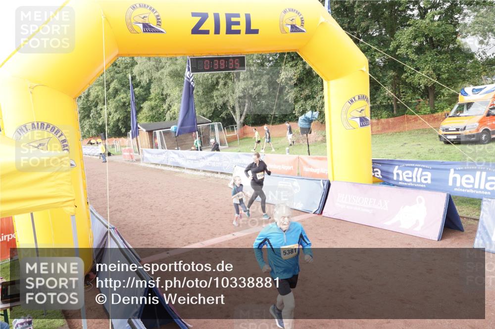 13.09.2026 - Airport Race Dennis Weichert http://msf.ph/oto/10338881 13.09.2026 10:40:09 Ziel 5123, 5124, 5381 meine-sportfotos.de