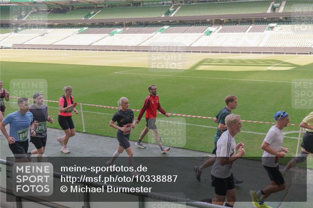13.09.2026 - 21. swb-Marathon Bremen Michael Burmester http://msf.ph/oto/10338887 13.09.2026 13:17:22 Laufen im Stadion 134, 153, 231, 267, 271, 311, 404, 449, 588, 612, 732, 753, 837, 990, 1057, 1185, 1312, 1424, 1425, 1465, 1539, 1790, 1813, 1825, 1844, 1868, 1987, 2056, 2067, 2096, 2259, 2351, 2357, 2358, 2363, 2381, 2389, 2419, 2532, 2550, 2562, 2579, 2586, 2601, 2647, 2655, 2664, 2678, 2698, 2778, 2797, 2799, 2821, 2846, 2880, 2893, 2974, 2984, 2996, 3104, 3133, 3146, 3180, 3195, 3210, 3213, 3314, 3331, 3337, 3366, 3387, 3421, 3431, 3476, 3479, 3501, 3506, 3537, 3548, 3633, 3654 meine-sportfotos.de