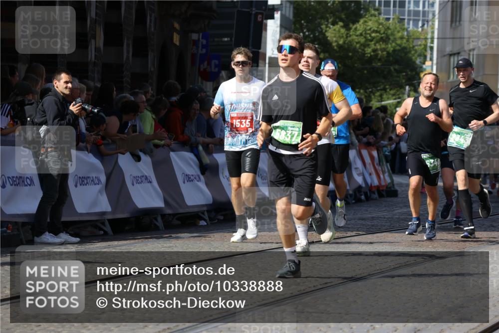 13.09.2026 - 21. swb-Marathon Bremen Strokosch-Dieckow http://msf.ph/oto/10338888 13.09.2026 13:19:58 Ziel 161, 461, 926, 1010, 1232, 1281, 1468, 1535, 1642, 2870, 2906, 3966, 4455, 4479, 4480, 4977, 4978, 7037, 7140, 7268, 7655, 7945, 8153, 8185, 9359, 9984, 13163, 205, 431, 655, 1058, 1252, 1390, 1537, 1931, 2122, 2343, 2807, 2885, 2903, 3685, 3690, 4287, 5340, 5389, 5837, 6663, 7341, 7531, 9518, 9756 meine-sportfotos.de