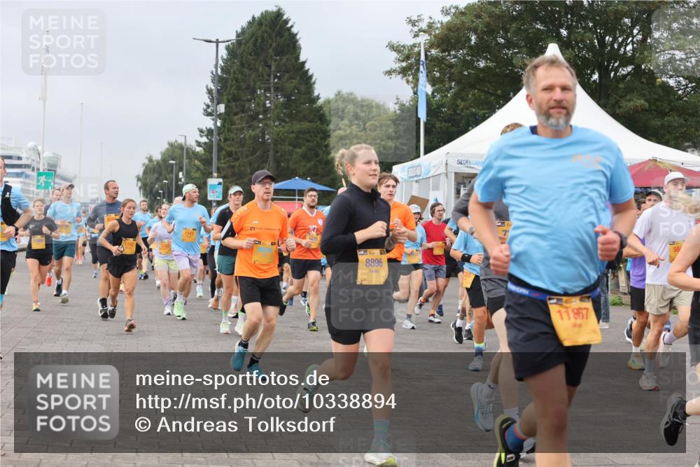 13.09.2026 - Kiel Lauf Andreas Tolksdorf http://msf.ph/oto/10338894 13.09.2026 09:55:24 Kiellinie 1147, 11888, 1192, 9420, 8896, 11867 meine-sportfotos.de