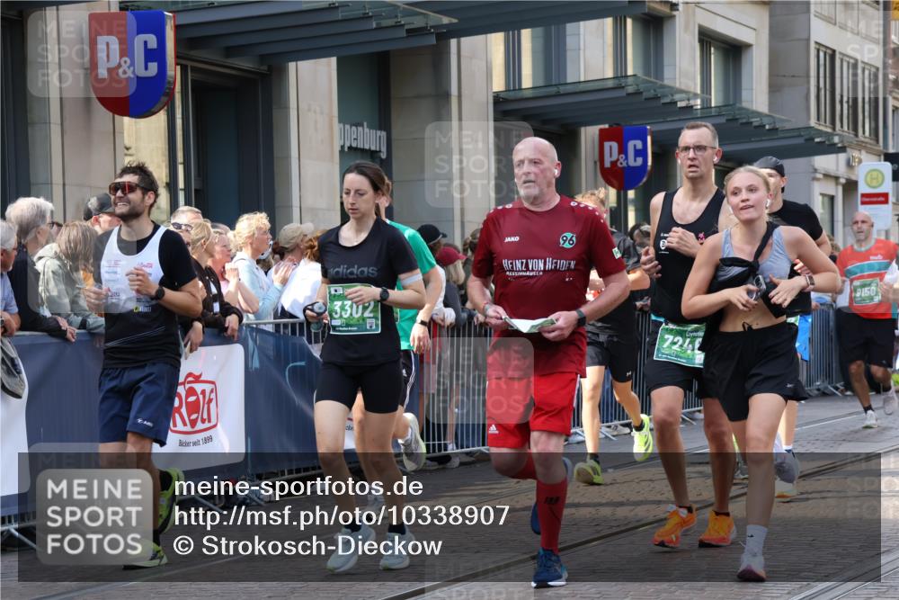 13.09.2026 - 21. swb-Marathon Bremen Strokosch-Dieckow http://msf.ph/oto/10338907 13.09.2026 13:26:34 Ziel 531, 946, 2089, 2779, 3076, 3302, 3510, 3527, 3852, 3893, 4327, 4397, 4441, 4563, 4598, 4919, 5054, 5689, 5937, 5943, 6289, 6314, 6375, 6455, 6580, 7027, 7246, 7317, 8112, 8303, 9150, 9511, 9551, 9854, 9878, 13097, 1368, 1649, 2434, 2658, 2779, 3526, 3603, 3983, 4077, 4723, 5747, 5934, 5992, 6230, 6548, 6639, 7626, 8817, 9260, 13195 meine-sportfotos.de