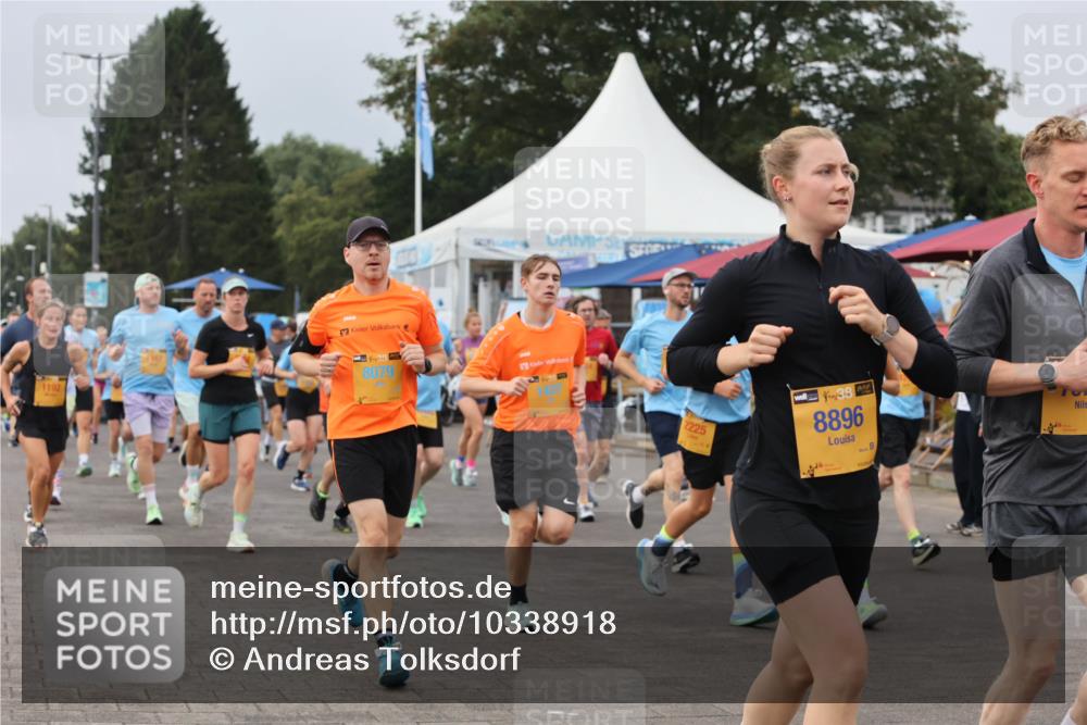 13.09.2026 - Kiel Lauf Andreas Tolksdorf http://msf.ph/oto/10338918 13.09.2026 09:55:25 Kiellinie 1192, 8079, 2225, 4, 48, 8896 meine-sportfotos.de