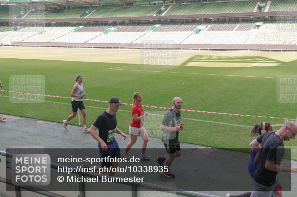 13.09.2026 - 21. swb-Marathon Bremen Michael Burmester http://msf.ph/oto/10338935 13.09.2026 13:17:28 Laufen im Stadion 134, 153, 231, 267, 271, 311, 404, 449, 588, 732, 753, 837, 990, 1057, 1185, 1312, 1424, 1425, 1465, 1539, 1790, 1813, 1825, 1844, 1868, 1987, 2056, 2067, 2096, 2259, 2351, 2357, 2358, 2363, 2381, 2389, 2419, 2532, 2550, 2562, 2579, 2586, 2601, 2647, 2655, 2664, 2698, 2778, 2797, 2799, 2821, 2846, 2849, 2880, 2893, 2974, 2984, 2996, 3104, 3133, 3146, 3180, 3195, 3210, 3213, 3314, 3331, 3337, 3366, 3387, 3421, 3431, 3476, 3479, 3501, 3506, 3537, 3548, 3633, 3654, 3740 meine-sportfotos.de