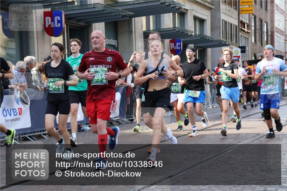 13.09.2026 - 21. swb-Marathon Bremen Strokosch-Dieckow http://msf.ph/oto/10338946 13.09.2026 13:26:34 Ziel 531, 946, 2089, 2779, 3076, 3302, 3510, 3527, 3852, 3893, 4327, 4397, 4441, 4563, 4598, 4919, 5054, 5689, 5937, 5943, 6289, 6314, 6375, 6455, 6580, 7027, 7246, 7317, 8112, 8303, 9150, 9511, 9551, 9854, 9878, 13097, 1368, 1649, 2434, 2658, 2779, 3526, 3603, 3983, 4077, 4723, 5747, 5934, 5992, 6230, 6548, 6639, 7626, 8817, 9260, 13195 meine-sportfotos.de