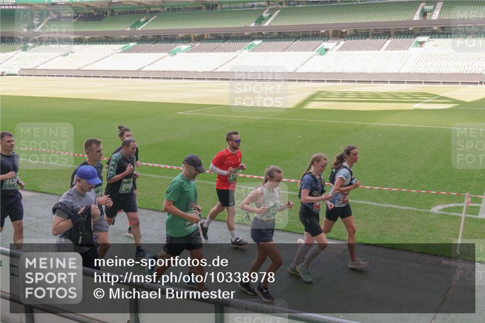 13.09.2026 - 21. swb-Marathon Bremen Michael Burmester http://msf.ph/oto/10338978 13.09.2026 13:17:34 Laufen im Stadion 134, 153, 231, 267, 271, 311, 404, 449, 588, 732, 753, 837, 990, 1057, 1185, 1312, 1424, 1425, 1465, 1539, 1790, 1813, 1825, 1844, 1868, 1987, 2056, 2067, 2096, 2123, 2259, 2351, 2357, 2358, 2363, 2381, 2389, 2419, 2532, 2550, 2562, 2579, 2586, 2601, 2614, 2647, 2655, 2778, 2797, 2799, 2821, 2849, 2880, 2893, 2974, 2984, 2996, 2999, 3104, 3146, 3180, 3195, 3210, 3213, 3314, 3337, 3366, 3387, 3421, 3431, 3476, 3479, 3501, 3506, 3537, 3548, 3633, 3654, 3740 meine-sportfotos.de