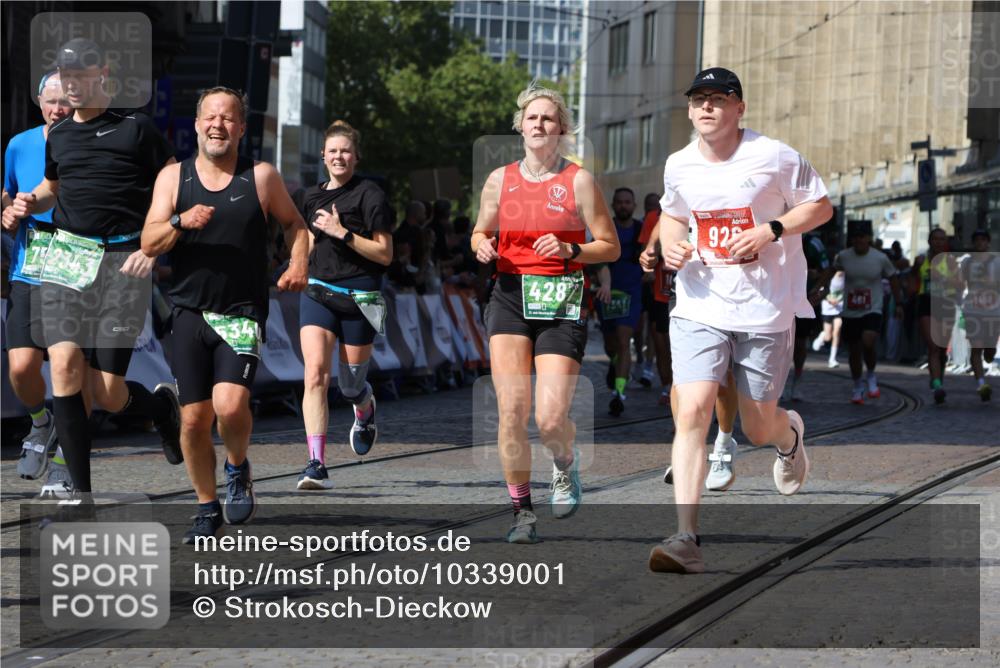 13.09.2026 - 21. swb-Marathon Bremen Strokosch-Dieckow http://msf.ph/oto/10339001 13.09.2026 13:20:00 Ziel 161, 461, 926, 1010, 1232, 1281, 1468, 1535, 1642, 2870, 2906, 3966, 4101, 4479, 4480, 4977, 4978, 7037, 7140, 7268, 7655, 8185, 9359, 9984, 13163, 205, 655, 1058, 1390, 1537, 1750, 1931, 2122, 2343, 2807, 2885, 2903, 3685, 3690, 4287, 5340, 5389, 5583, 6663, 7341, 7531, 7664, 9518, 9756 meine-sportfotos.de