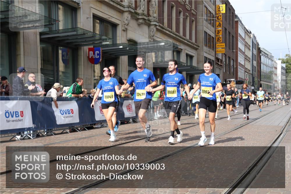 13.09.2026 - 21. swb-Marathon Bremen Strokosch-Dieckow http://msf.ph/oto/10339003 13.09.2026 11:06:11 Ziel 10376, 10654, 10681, 10682, 10795, 10849, 10852, 10853, 11021, 11028, 11240, 11340, 11374, 11432, 11729, 11849, 12217, 12479, 12485, 10018, 10204, 10375, 10382, 10619, 10662, 11029, 11132, 11156, 11164, 11460, 11477, 11674, 11690, 11775, 11786, 12186, 12486, 12528 meine-sportfotos.de