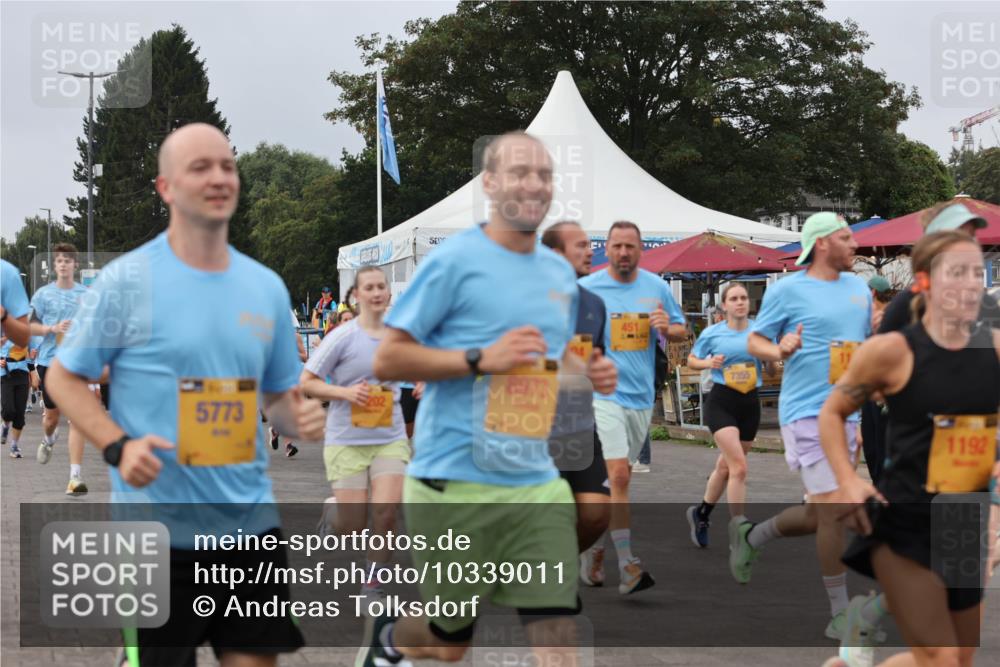 13.09.2026 - Kiel Lauf Andreas Tolksdorf http://msf.ph/oto/10339011 13.09.2026 09:55:28 Kiellinie 5773, 7355, 8973, 1192 meine-sportfotos.de