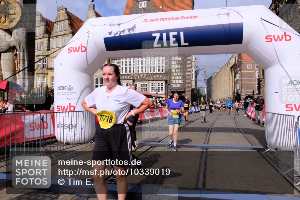 13.09.2026 - 21. swb-Marathon Bremen Tim E. http://msf.ph/oto/10339019 13.09.2026 11:09:05 Ziel 10399, 10469, 10599, 10609, 11053, 11074, 11358, 11421, 11434, 11710, 11718, 11812, 11834, 12162, 12256, 12353, 12438, 12517 meine-sportfotos.de