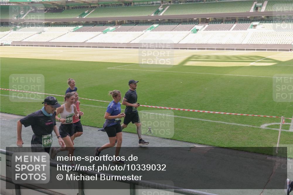 13.09.2026 - 21. swb-Marathon Bremen Michael Burmester http://msf.ph/oto/10339032 13.09.2026 13:17:45 Laufen im Stadion 134, 153, 267, 271, 311, 404, 449, 546, 588, 732, 753, 837, 990, 1057, 1312, 1424, 1425, 1465, 1539, 1790, 1813, 1825, 1844, 1868, 1987, 2056, 2067, 2096, 2123, 2259, 2357, 2358, 2363, 2381, 2389, 2419, 2532, 2550, 2562, 2586, 2601, 2614, 2647, 2655, 2778, 2797, 2821, 2849, 2857, 2879, 2880, 2893, 2974, 2984, 2996, 2999, 3096, 3100, 3104, 3146, 3180, 3195, 3210, 3213, 3314, 3337, 3366, 3421, 3431, 3476, 3479, 3501, 3506, 3537, 3548, 3633, 3654, 3740, 4478 meine-sportfotos.de