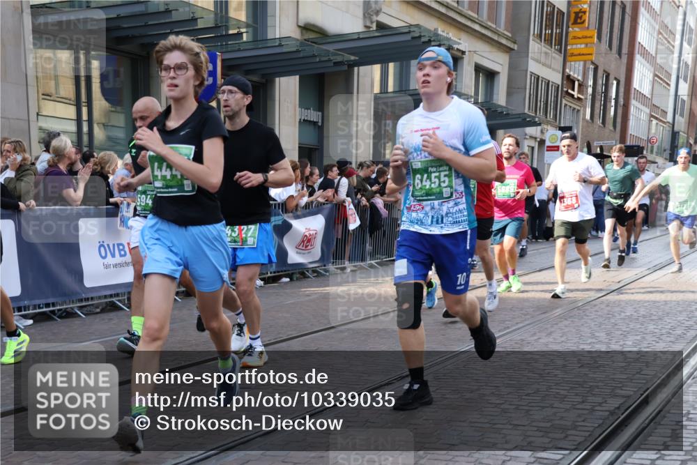 13.09.2026 - 21. swb-Marathon Bremen Strokosch-Dieckow http://msf.ph/oto/10339035 13.09.2026 13:26:36 Ziel 531, 946, 1493, 1494, 2089, 3076, 3302, 3510, 3527, 3852, 3893, 4327, 4397, 4441, 4563, 4598, 4919, 5054, 5689, 5937, 5943, 6289, 6314, 6375, 6455, 6580, 7027, 7072, 7246, 7317, 8112, 8303, 9150, 9511, 9551, 9854, 9878, 13097, 1368, 1649, 2434, 2658, 2779, 3526, 3603, 3983, 4077, 5747, 5934, 5992, 6230, 6375, 6548, 6639, 7626, 8817, 9260, 13195 meine-sportfotos.de