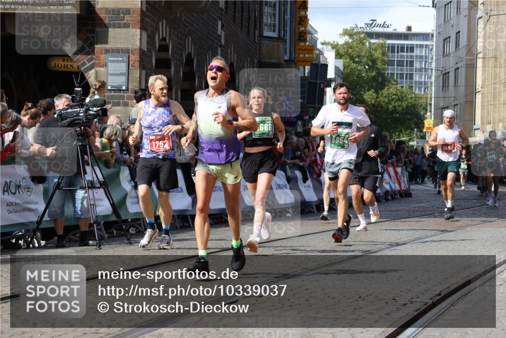 13.09.2026 - 21. swb-Marathon Bremen Strokosch-Dieckow http://msf.ph/oto/10339037 13.09.2026 13:26:03 Ziel 150, 191, 1458, 1647, 1752, 2033, 2421, 2781, 2987, 3124, 3186, 3722, 3806, 4161, 4411, 4439, 4717, 4842, 4927, 5013, 5139, 5622, 5703, 8271, 8545, 8597, 8890, 9440, 9506, 1896, 2666, 3983, 4723, 4724, 5854, 5906, 5934, 6886, 8635 meine-sportfotos.de