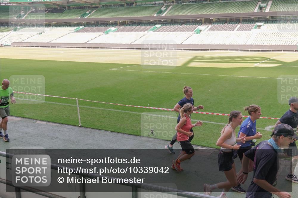 13.09.2026 - 21. swb-Marathon Bremen Michael Burmester http://msf.ph/oto/10339042 13.09.2026 13:17:46 Laufen im Stadion 134, 153, 267, 271, 311, 404, 449, 546, 588, 732, 753, 837, 990, 1057, 1312, 1424, 1425, 1465, 1539, 1790, 1813, 1825, 1844, 1868, 1987, 2056, 2067, 2096, 2123, 2259, 2357, 2358, 2363, 2381, 2389, 2419, 2532, 2550, 2562, 2586, 2601, 2614, 2647, 2655, 2778, 2797, 2821, 2849, 2857, 2879, 2880, 2893, 2974, 2984, 2996, 2999, 3096, 3100, 3104, 3146, 3180, 3195, 3210, 3213, 3314, 3337, 3366, 3421, 3431, 3476, 3479, 3501, 3506, 3537, 3548, 3633, 3654, 3740, 4478 meine-sportfotos.de