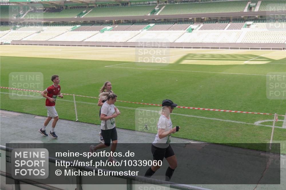 13.09.2026 - 21. swb-Marathon Bremen Michael Burmester http://msf.ph/oto/10339060 13.09.2026 13:17:51 Laufen im Stadion 134, 153, 267, 271, 311, 404, 449, 546, 588, 732, 753, 837, 990, 1057, 1424, 1425, 1539, 1790, 1813, 1825, 1844, 1868, 1987, 2056, 2067, 2096, 2123, 2137, 2259, 2294, 2357, 2358, 2363, 2381, 2389, 2419, 2453, 2532, 2550, 2562, 2586, 2601, 2614, 2647, 2655, 2778, 2797, 2821, 2849, 2857, 2879, 2880, 2893, 2984, 2996, 2999, 3096, 3100, 3104, 3146, 3180, 3195, 3210, 3213, 3314, 3337, 3366, 3421, 3431, 3476, 3479, 3501, 3506, 3537, 3548, 3633, 3654, 3740, 4478 meine-sportfotos.de