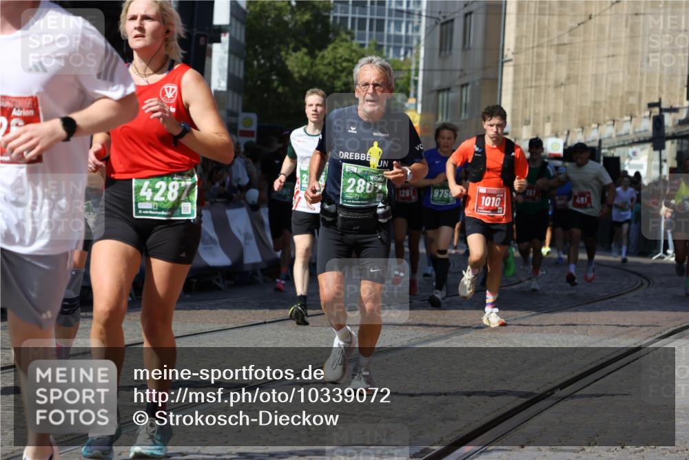 13.09.2026 - 21. swb-Marathon Bremen Strokosch-Dieckow http://msf.ph/oto/10339072 13.09.2026 13:20:02 Ziel 161, 461, 926, 1010, 1232, 1281, 1468, 1535, 1642, 2870, 2906, 3319, 3966, 4101, 4479, 4480, 4977, 4978, 7037, 7140, 7655, 8185, 8263, 9082, 9359, 9984, 13163, 205, 655, 1058, 1390, 1537, 1750, 1931, 2122, 2343, 2807, 2885, 2903, 3685, 3690, 4287, 5340, 5389, 5583, 6663, 7018, 7341, 7531, 7664, 9518, 9756 meine-sportfotos.de