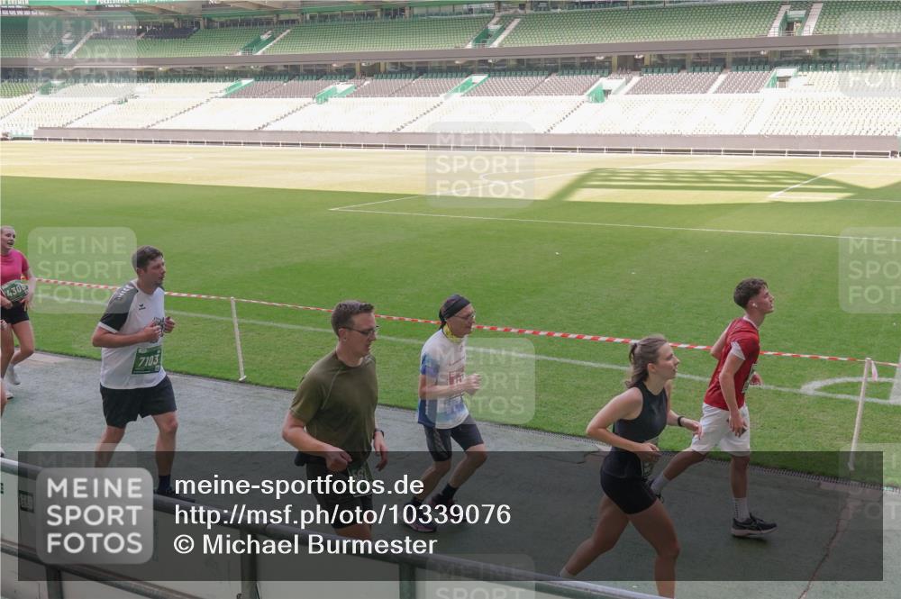 13.09.2026 - 21. swb-Marathon Bremen Michael Burmester http://msf.ph/oto/10339076 13.09.2026 13:17:53 Laufen im Stadion 134, 153, 267, 271, 311, 404, 449, 546, 588, 732, 753, 837, 990, 1057, 1424, 1425, 1539, 1790, 1813, 1825, 1844, 1868, 1987, 2056, 2067, 2096, 2123, 2137, 2259, 2294, 2357, 2358, 2363, 2381, 2389, 2419, 2453, 2532, 2550, 2562, 2586, 2601, 2614, 2647, 2655, 2797, 2821, 2849, 2857, 2879, 2880, 2893, 2984, 2996, 2999, 3096, 3100, 3104, 3146, 3180, 3195, 3210, 3213, 3314, 3337, 3366, 3421, 3431, 3476, 3479, 3501, 3506, 3537, 3548, 3633, 3654, 3740, 3879, 4478 meine-sportfotos.de