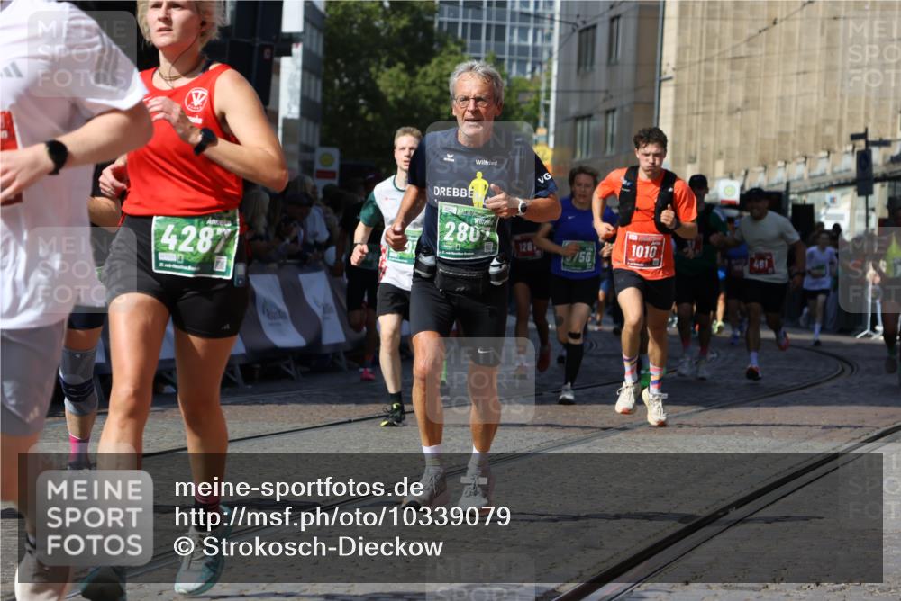 13.09.2026 - 21. swb-Marathon Bremen Strokosch-Dieckow http://msf.ph/oto/10339079 13.09.2026 13:20:02 Ziel 161, 461, 926, 1010, 1232, 1281, 1468, 1535, 1642, 2870, 2906, 3319, 3966, 4101, 4479, 4480, 4977, 4978, 7037, 7140, 7655, 8185, 8263, 9082, 9359, 9984, 13163, 205, 655, 1058, 1390, 1537, 1750, 1931, 2122, 2343, 2807, 2885, 2903, 3685, 3690, 4287, 5340, 5389, 5583, 6663, 7018, 7341, 7531, 7664, 9518, 9756 meine-sportfotos.de
