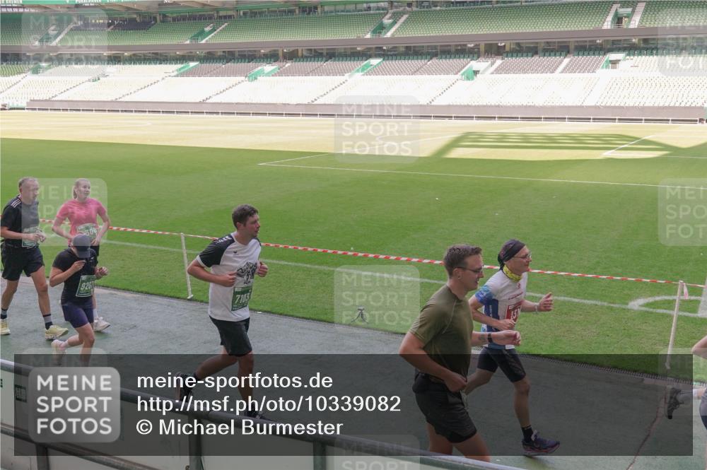 13.09.2026 - 21. swb-Marathon Bremen Michael Burmester http://msf.ph/oto/10339082 13.09.2026 13:17:54 Laufen im Stadion 134, 153, 267, 271, 311, 404, 449, 546, 588, 732, 753, 837, 990, 1057, 1424, 1425, 1539, 1790, 1813, 1825, 1844, 1868, 1987, 2056, 2067, 2096, 2123, 2137, 2259, 2294, 2357, 2358, 2381, 2389, 2419, 2453, 2532, 2550, 2562, 2586, 2601, 2614, 2647, 2655, 2797, 2821, 2849, 2857, 2879, 2880, 2893, 2984, 2996, 2999, 3096, 3100, 3104, 3146, 3180, 3195, 3210, 3213, 3314, 3337, 3366, 3421, 3431, 3476, 3479, 3501, 3506, 3537, 3548, 3633, 3654, 3740, 3879, 4478 meine-sportfotos.de