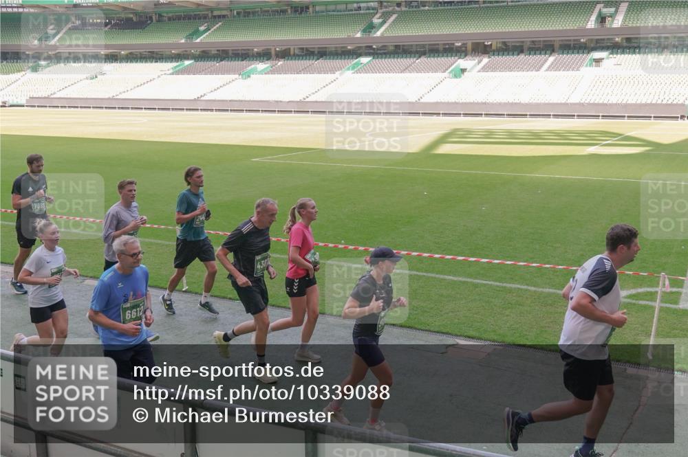 13.09.2026 - 21. swb-Marathon Bremen Michael Burmester http://msf.ph/oto/10339088 13.09.2026 13:17:55 Laufen im Stadion 134, 153, 267, 271, 311, 404, 449, 546, 588, 732, 753, 837, 990, 1057, 1424, 1425, 1539, 1790, 1813, 1825, 1844, 1868, 1987, 2056, 2067, 2096, 2123, 2137, 2259, 2294, 2357, 2358, 2381, 2389, 2419, 2453, 2532, 2550, 2562, 2586, 2601, 2614, 2647, 2655, 2797, 2821, 2849, 2857, 2879, 2880, 2893, 2984, 2996, 2999, 3096, 3100, 3104, 3146, 3180, 3195, 3210, 3213, 3314, 3337, 3366, 3421, 3431, 3476, 3479, 3501, 3506, 3537, 3548, 3633, 3654, 3740, 3879, 4478 meine-sportfotos.de