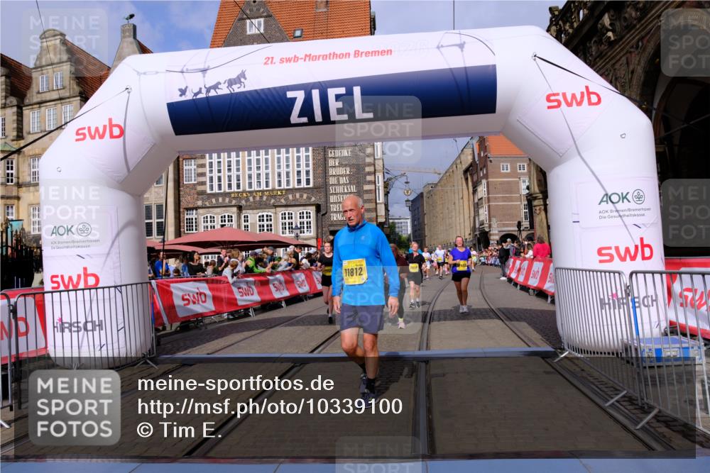 13.09.2026 - 21. swb-Marathon Bremen Tim E. http://msf.ph/oto/10339100 13.09.2026 11:09:14 Ziel 10217, 10455, 10469, 10570, 10599, 10630, 11011, 11053, 11074, 11138, 11434, 11531, 11812, 11905, 12192, 12256, 12353, 12438, 12517, 12554 meine-sportfotos.de