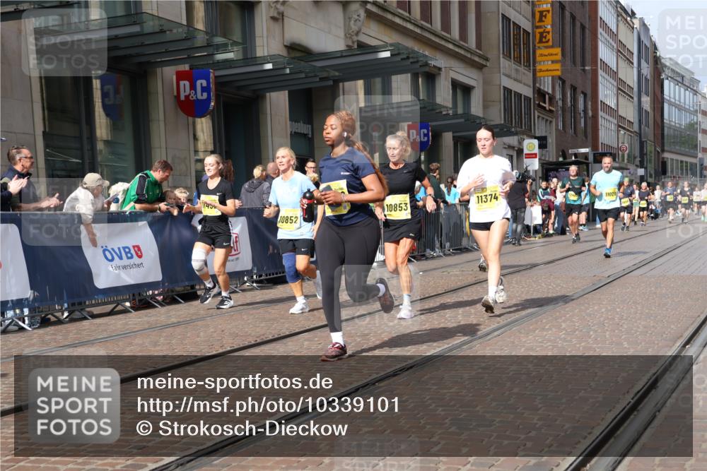 13.09.2026 - 21. swb-Marathon Bremen Strokosch-Dieckow http://msf.ph/oto/10339101 13.09.2026 11:06:14 Ziel 10323, 10376, 10654, 10681, 10682, 10795, 10849, 10852, 10853, 10989, 11021, 11028, 11240, 11340, 11374, 11432, 11729, 11849, 12146, 12217, 12479, 12485, 10204, 10375, 10382, 10619, 10662, 10681, 10682, 11029, 11132, 11156, 11164, 11460, 11477, 11674, 11690, 11775, 11786, 11849, 12186, 12479, 12486 meine-sportfotos.de