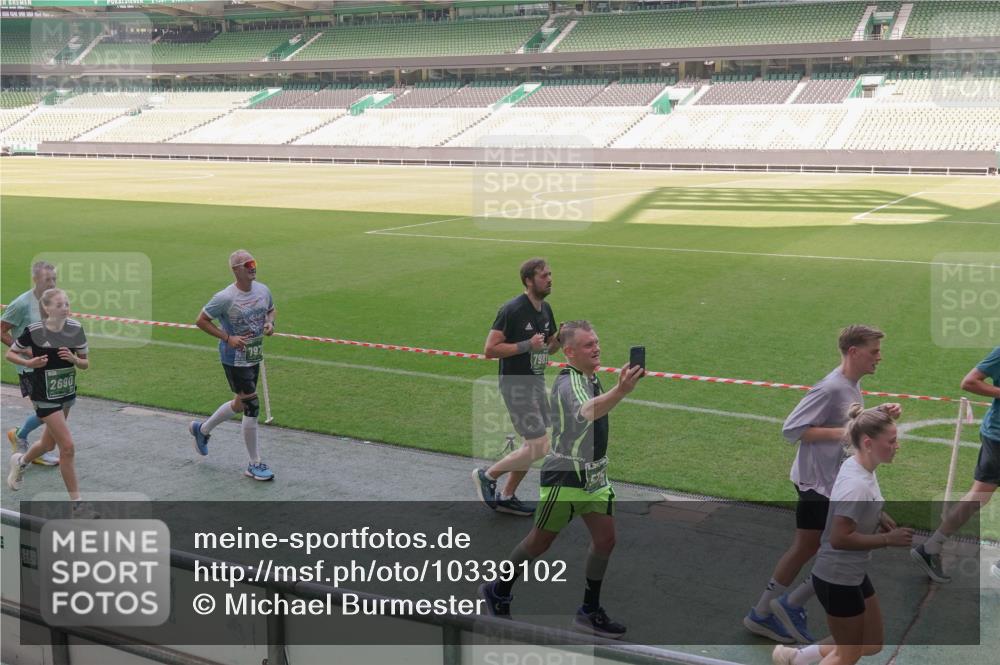 13.09.2026 - 21. swb-Marathon Bremen Michael Burmester http://msf.ph/oto/10339102 13.09.2026 13:17:57 Laufen im Stadion 134, 267, 271, 311, 404, 449, 486, 546, 588, 732, 753, 837, 990, 1057, 1424, 1425, 1790, 1813, 1825, 1844, 1868, 1987, 2056, 2067, 2096, 2123, 2137, 2259, 2294, 2357, 2358, 2381, 2389, 2419, 2453, 2532, 2550, 2562, 2586, 2601, 2614, 2647, 2655, 2797, 2821, 2849, 2857, 2879, 2880, 2893, 2984, 2996, 2999, 3096, 3100, 3104, 3146, 3180, 3195, 3210, 3213, 3314, 3337, 3366, 3421, 3431, 3476, 3479, 3501, 3506, 3537, 3548, 3633, 3654, 3740, 3879, 4478 meine-sportfotos.de