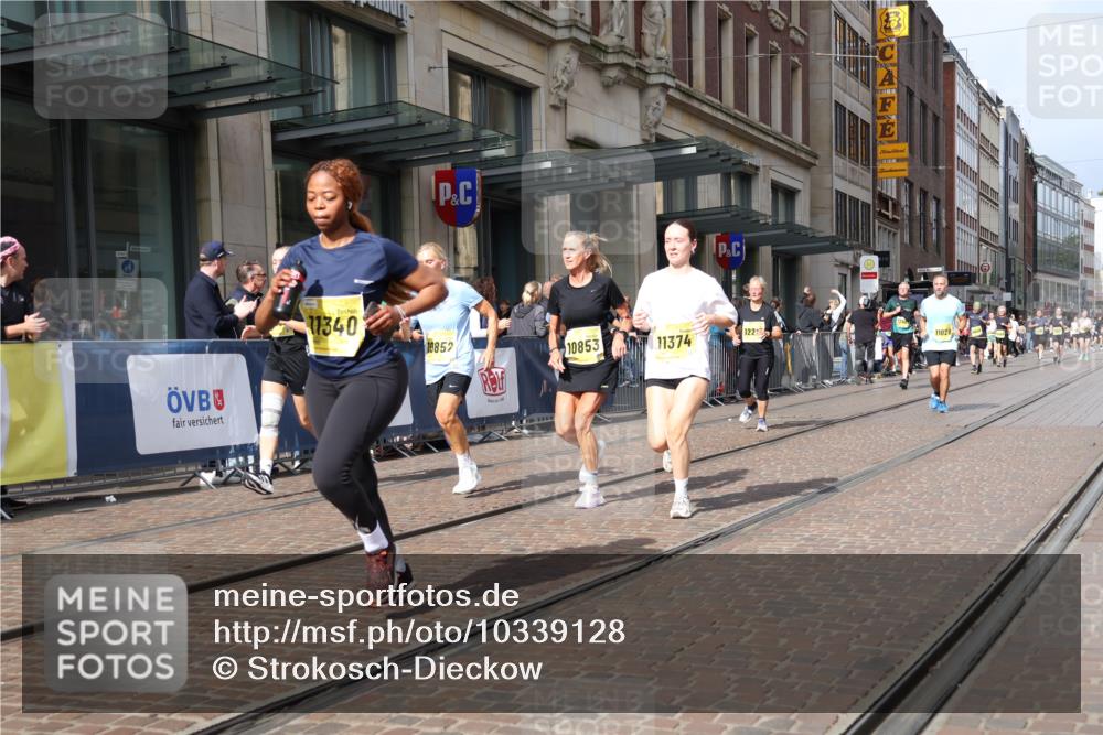 13.09.2026 - 21. swb-Marathon Bremen Strokosch-Dieckow http://msf.ph/oto/10339128 13.09.2026 11:06:15 Ziel 10323, 10376, 10654, 10795, 10849, 10852, 10853, 10989, 11021, 11028, 11240, 11340, 11374, 11432, 11729, 12146, 12217, 12485, 10204, 10375, 10376, 10382, 10619, 10662, 10681, 10682, 11029, 11132, 11156, 11164, 11460, 11477, 11674, 11690, 11775, 11786, 11849, 12186, 12479, 12486 meine-sportfotos.de