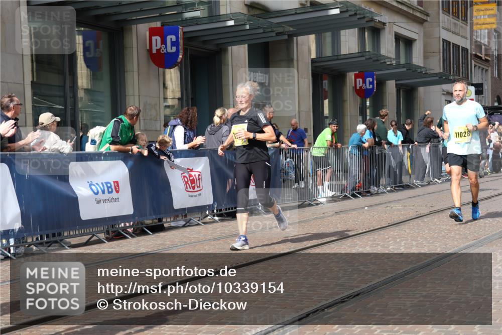 13.09.2026 - 21. swb-Marathon Bremen Strokosch-Dieckow http://msf.ph/oto/10339154 13.09.2026 11:06:17 Ziel 10323, 10654, 10795, 10849, 10852, 10853, 10989, 11021, 11028, 11240, 11370, 11374, 11432, 11729, 12146, 12217, 12219, 12485, 10204, 10375, 10376, 10619, 10662, 10681, 10682, 11029, 11132, 11156, 11340, 11374, 11432, 11460, 11674, 11690, 11775, 11786, 11849, 12186, 12479, 12486 meine-sportfotos.de