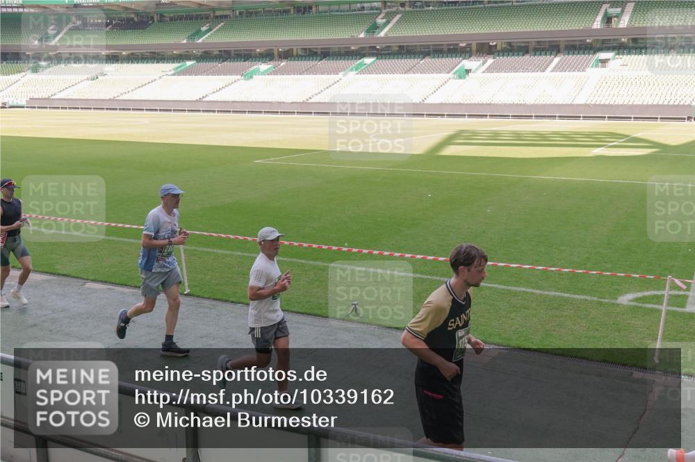 13.09.2026 - 21. swb-Marathon Bremen Michael Burmester http://msf.ph/oto/10339162 13.09.2026 13:18:06 Laufen im Stadion 134, 267, 271, 311, 404, 449, 486, 546, 588, 732, 753, 837, 921, 1057, 1424, 1425, 1431, 1765, 1790, 1813, 1825, 1844, 1868, 1987, 2056, 2067, 2096, 2123, 2137, 2294, 2357, 2358, 2381, 2389, 2419, 2453, 2532, 2550, 2562, 2586, 2601, 2614, 2647, 2655, 2797, 2821, 2849, 2857, 2879, 2880, 2893, 2944, 2984, 2999, 3096, 3100, 3104, 3146, 3180, 3195, 3210, 3213, 3285, 3314, 3337, 3366, 3421, 3431, 3476, 3479, 3506, 3537, 3548, 3619, 3633, 3654, 3740, 3879, 4478 meine-sportfotos.de