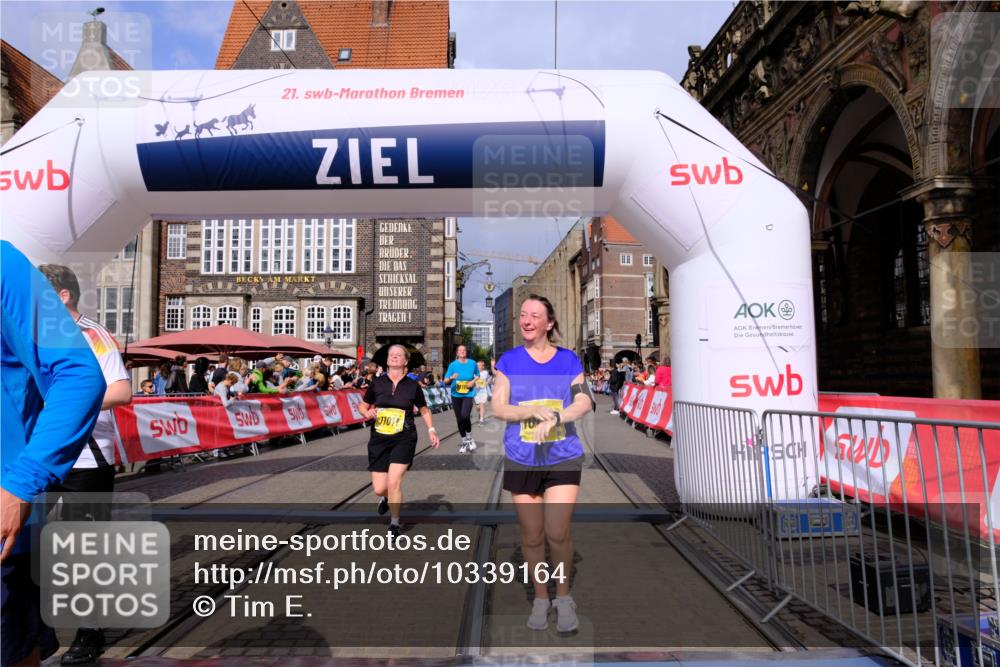 13.09.2026 - 21. swb-Marathon Bremen Tim E. http://msf.ph/oto/10339164 13.09.2026 11:09:17 Ziel 10217, 10321, 10455, 10469, 10570, 10599, 10630, 11011, 11053, 11074, 11138, 11304, 11434, 11531, 11578, 11812, 11905, 12192, 12256, 12337, 12353, 12438, 12554 meine-sportfotos.de