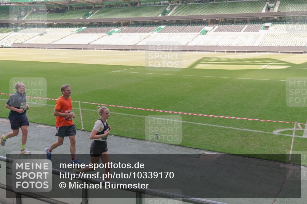 13.09.2026 - 21. swb-Marathon Bremen Michael Burmester http://msf.ph/oto/10339170 13.09.2026 13:18:09 Laufen im Stadion 267, 311, 404, 449, 486, 546, 588, 732, 753, 837, 921, 1057, 1424, 1425, 1431, 1765, 1790, 1813, 1825, 1844, 1868, 1987, 2056, 2067, 2096, 2123, 2137, 2294, 2357, 2358, 2381, 2389, 2419, 2453, 2532, 2550, 2586, 2601, 2614, 2622, 2647, 2655, 2797, 2821, 2849, 2857, 2879, 2880, 2893, 2944, 2984, 2999, 3096, 3100, 3104, 3146, 3180, 3195, 3210, 3213, 3285, 3287, 3314, 3337, 3366, 3421, 3431, 3476, 3479, 3506, 3537, 3548, 3619, 3633, 3654, 3740, 3879, 4478 meine-sportfotos.de
