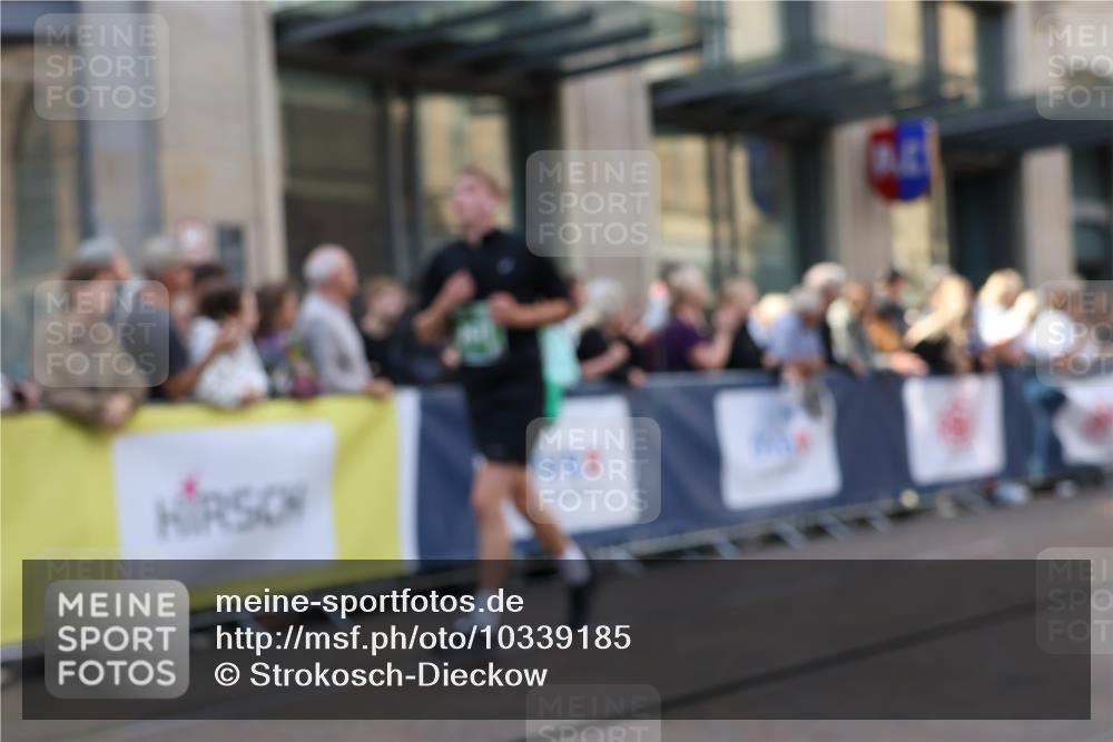 13.09.2026 - 21. swb-Marathon Bremen Strokosch-Dieckow http://msf.ph/oto/10339185 13.09.2026 13:26:42 Ziel 531, 946, 1493, 1494, 2089, 2454, 3076, 3302, 3510, 3527, 3893, 4121, 4327, 4397, 4441, 4563, 4919, 5054, 5689, 5937, 5943, 6314, 6455, 6580, 6776, 7027, 7072, 7246, 7317, 7849, 8303, 9150, 9511, 9551, 9854, 9878, 13097, 1368, 1649, 2658, 2779, 3526, 3603, 3852, 3893, 4077, 4598, 5747, 5992, 6289, 6375, 6548, 6639, 7626, 8112, 9260, 13195 meine-sportfotos.de