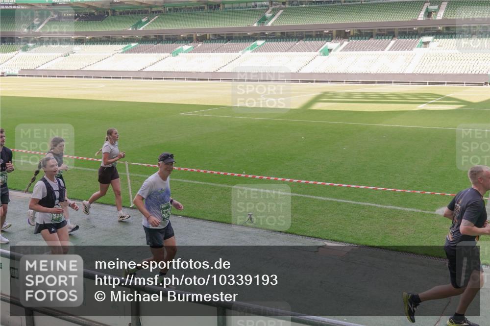 13.09.2026 - 21. swb-Marathon Bremen Michael Burmester http://msf.ph/oto/10339193 13.09.2026 13:18:12 Laufen im Stadion 267, 311, 404, 449, 486, 546, 588, 732, 753, 837, 921, 1057, 1424, 1425, 1431, 1765, 1790, 1813, 1844, 1868, 1987, 2056, 2067, 2096, 2123, 2137, 2224, 2294, 2357, 2358, 2389, 2419, 2453, 2532, 2550, 2586, 2601, 2614, 2622, 2647, 2655, 2797, 2821, 2849, 2857, 2879, 2880, 2893, 2944, 2984, 2999, 3096, 3100, 3104, 3146, 3180, 3195, 3210, 3213, 3285, 3287, 3314, 3337, 3421, 3431, 3476, 3479, 3506, 3537, 3548, 3619, 3633, 3654, 3740, 3879, 4478 meine-sportfotos.de