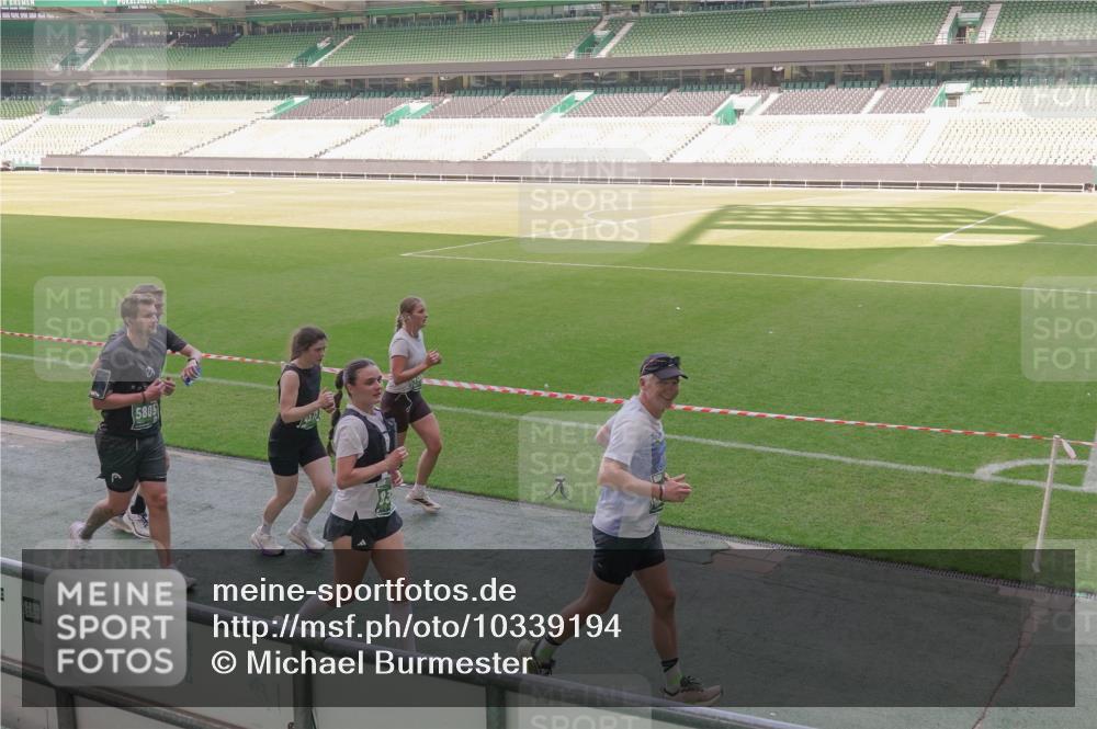 13.09.2026 - 21. swb-Marathon Bremen Michael Burmester http://msf.ph/oto/10339194 13.09.2026 13:18:13 Laufen im Stadion 267, 311, 404, 449, 486, 546, 588, 732, 753, 837, 921, 1057, 1424, 1425, 1431, 1765, 1790, 1813, 1844, 1868, 1987, 2056, 2067, 2096, 2123, 2137, 2224, 2294, 2357, 2358, 2389, 2419, 2453, 2532, 2550, 2586, 2601, 2614, 2622, 2647, 2655, 2786, 2797, 2821, 2849, 2857, 2879, 2880, 2893, 2944, 2984, 2999, 3096, 3100, 3104, 3146, 3180, 3195, 3210, 3213, 3285, 3287, 3314, 3337, 3421, 3431, 3476, 3479, 3506, 3537, 3548, 3619, 3633, 3654, 3740, 3879, 4478 meine-sportfotos.de