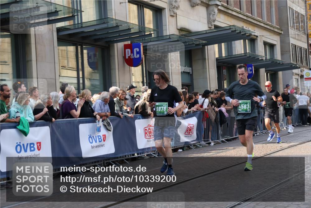 13.09.2026 - 21. swb-Marathon Bremen Strokosch-Dieckow http://msf.ph/oto/10339200 13.09.2026 13:26:43 Ziel 531, 946, 1493, 1494, 2089, 2454, 3076, 3302, 3510, 3527, 4121, 4327, 4397, 4441, 4563, 4919, 5054, 5689, 5937, 5943, 6314, 6455, 6580, 6776, 7027, 7072, 7246, 7317, 7849, 8219, 8303, 9150, 9511, 9551, 9854, 9878, 13097, 1368, 1649, 2779, 3526, 3603, 3852, 3893, 4077, 4598, 5054, 5747, 5992, 6289, 6375, 6548, 7626, 8112, 9260, 13097, 13195 meine-sportfotos.de