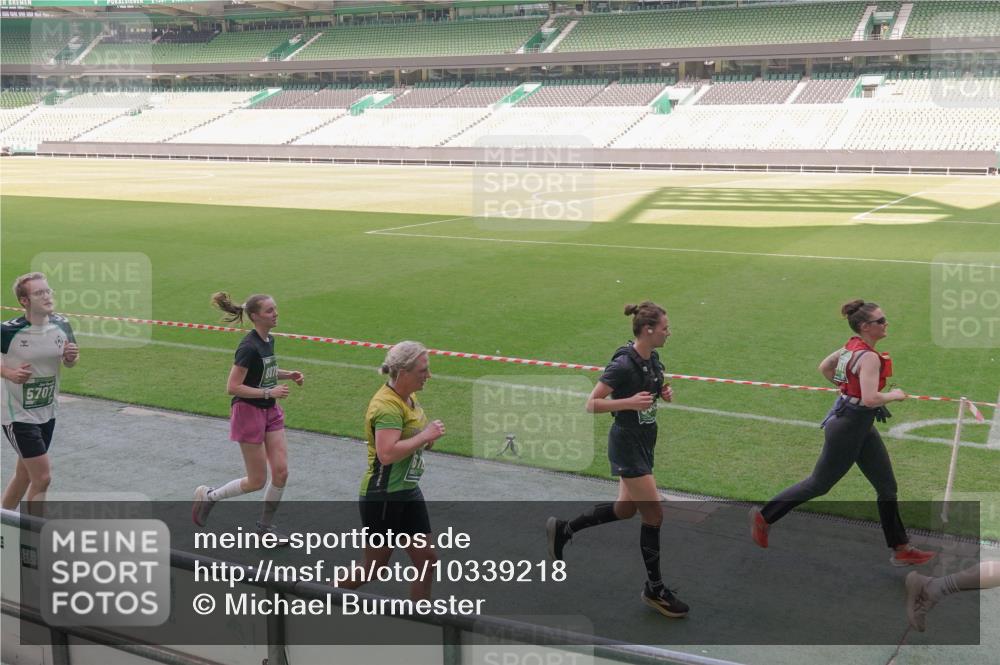 13.09.2026 - 21. swb-Marathon Bremen Michael Burmester http://msf.ph/oto/10339218 13.09.2026 13:18:18 Laufen im Stadion 311, 404, 449, 486, 546, 588, 732, 753, 837, 921, 1057, 1424, 1425, 1431, 1506, 1765, 1790, 1813, 1844, 1868, 2056, 2067, 2096, 2123, 2137, 2224, 2294, 2357, 2358, 2389, 2419, 2453, 2532, 2550, 2557, 2586, 2601, 2614, 2622, 2647, 2655, 2786, 2821, 2845, 2849, 2857, 2879, 2880, 2893, 2944, 2984, 2999, 3072, 3096, 3100, 3104, 3146, 3180, 3195, 3210, 3213, 3285, 3287, 3314, 3337, 3421, 3431, 3476, 3479, 3506, 3537, 3548, 3619, 3633, 3654, 3740, 3879, 4478 meine-sportfotos.de