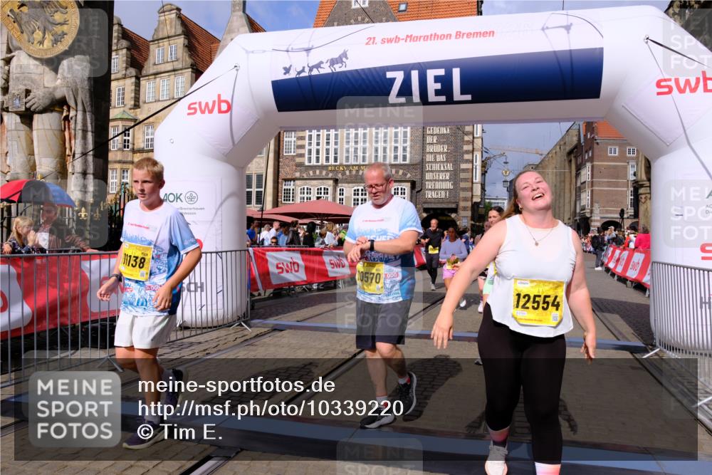 13.09.2026 - 21. swb-Marathon Bremen Tim E. http://msf.ph/oto/10339220 13.09.2026 11:09:24 Ziel 10217, 10314, 10321, 10455, 10570, 10630, 10686, 10983, 11011, 11091, 11138, 11304, 11531, 11578, 11812, 11905, 11987, 12155, 12192, 12337, 12554 meine-sportfotos.de