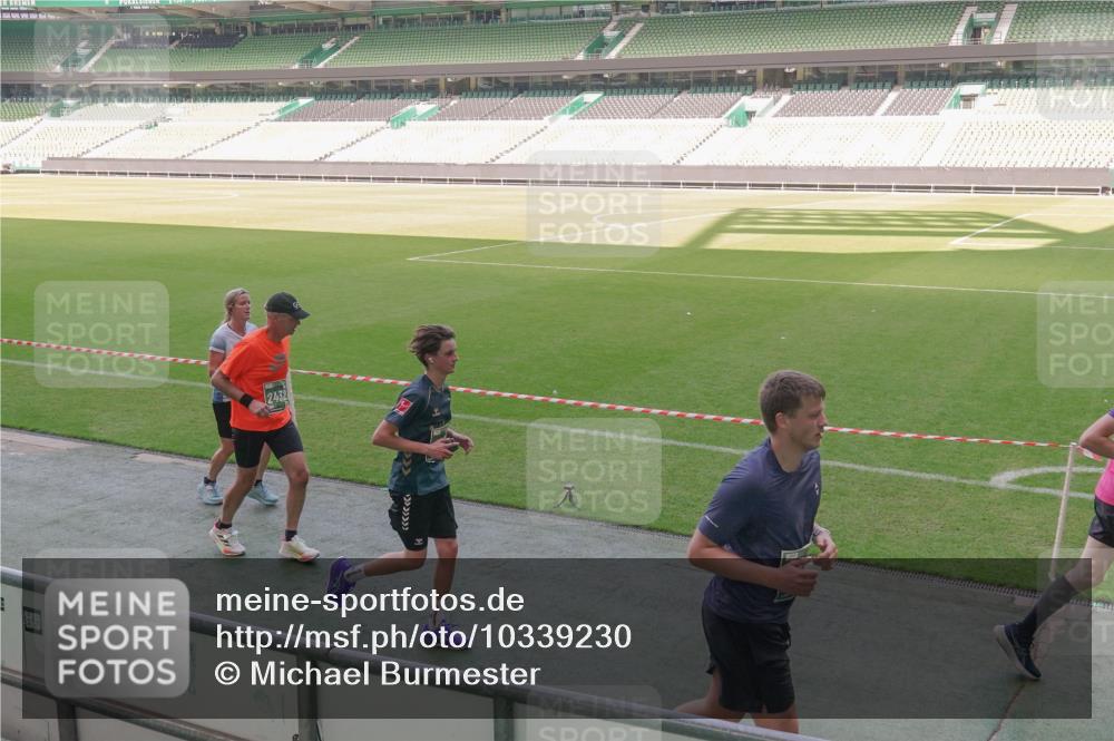 13.09.2026 - 21. swb-Marathon Bremen Michael Burmester http://msf.ph/oto/10339230 13.09.2026 13:18:21 Laufen im Stadion 311, 404, 449, 486, 546, 588, 732, 753, 837, 921, 1057, 1424, 1425, 1431, 1506, 1765, 1790, 1813, 1844, 1868, 2056, 2067, 2096, 2123, 2137, 2224, 2294, 2357, 2358, 2389, 2419, 2453, 2532, 2550, 2557, 2563, 2586, 2601, 2614, 2622, 2647, 2655, 2786, 2845, 2849, 2857, 2879, 2880, 2893, 2944, 2984, 2999, 3072, 3096, 3100, 3104, 3146, 3180, 3195, 3198, 3210, 3285, 3287, 3314, 3337, 3421, 3431, 3476, 3479, 3506, 3537, 3548, 3619, 3633, 3654, 3740, 3879, 4478 meine-sportfotos.de