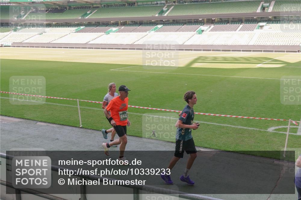 13.09.2026 - 21. swb-Marathon Bremen Michael Burmester http://msf.ph/oto/10339233 13.09.2026 13:18:22 Laufen im Stadion 311, 404, 449, 486, 546, 588, 732, 753, 837, 921, 1057, 1424, 1425, 1431, 1506, 1765, 1790, 1813, 1844, 1868, 2056, 2067, 2096, 2123, 2137, 2224, 2294, 2357, 2358, 2389, 2419, 2453, 2532, 2550, 2557, 2563, 2586, 2601, 2614, 2622, 2647, 2655, 2786, 2845, 2849, 2857, 2879, 2880, 2893, 2944, 2983, 2984, 2999, 3072, 3096, 3100, 3104, 3146, 3180, 3195, 3198, 3210, 3285, 3287, 3314, 3337, 3421, 3431, 3476, 3479, 3506, 3537, 3548, 3619, 3633, 3654, 3740, 3879, 4478 meine-sportfotos.de