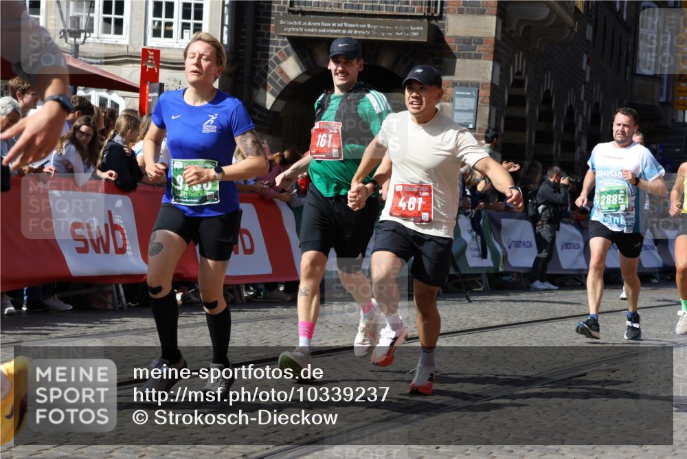 13.09.2026 - 21. swb-Marathon Bremen Strokosch-Dieckow http://msf.ph/oto/10339237 13.09.2026 13:20:09 Ziel 161, 411, 461, 495, 511, 1010, 1053, 1281, 1468, 1551, 1642, 1972, 2870, 2906, 3240, 3319, 3411, 3966, 4101, 4479, 4480, 5813, 7037, 7404, 7488, 7655, 8185, 8263, 9082, 9359, 9984, 13192, 201, 232, 334, 1750, 2122, 2577, 2885, 3685, 4351, 5137, 5450, 5583, 6901, 7018, 7664, 8178, 9047, 9518, 13222 meine-sportfotos.de