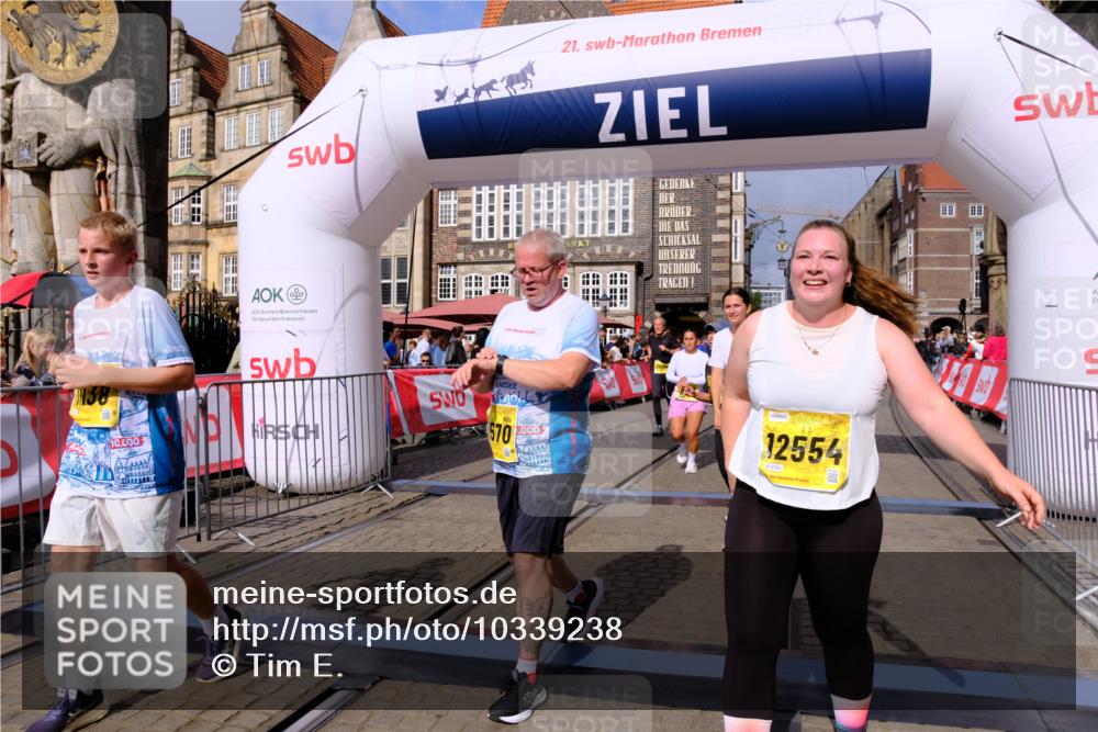13.09.2026 - 21. swb-Marathon Bremen Tim E. http://msf.ph/oto/10339238 13.09.2026 11:09:24 Ziel 10217, 10314, 10321, 10455, 10570, 10630, 10686, 10983, 11011, 11091, 11138, 11304, 11531, 11578, 11812, 11905, 11987, 12155, 12192, 12337, 12554 meine-sportfotos.de